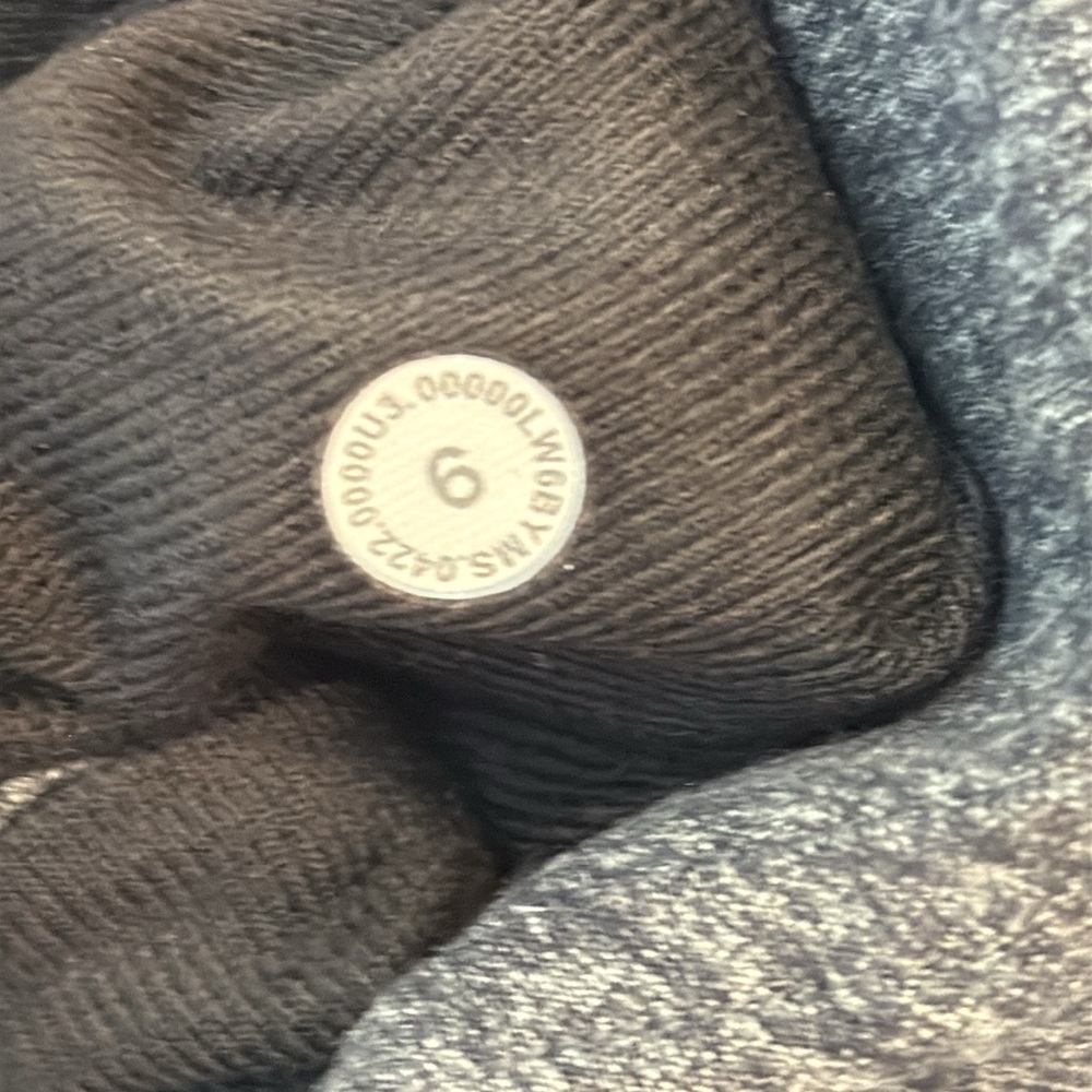Lululemon Ready To Rulu Crop - Sz 6 Raceway Gray - Picture 3 of 3